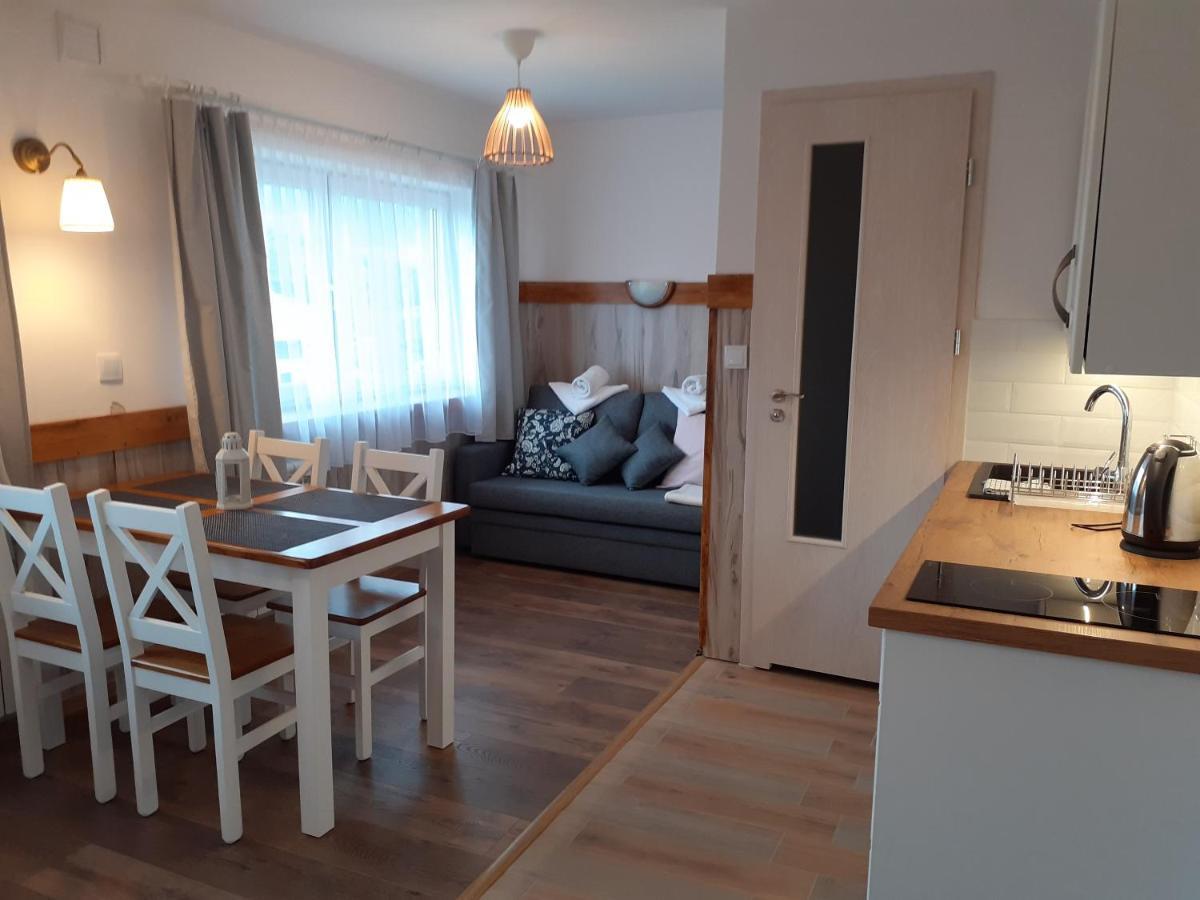 Nad Jeziorem Apartment *