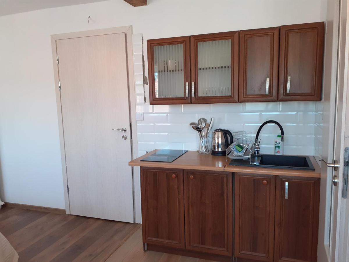 Nad Jeziorem Apartment *